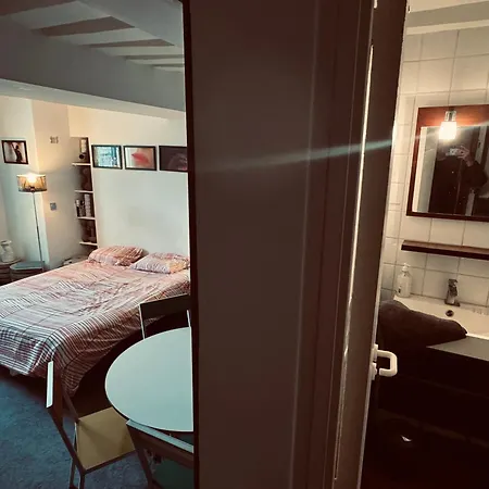 Independante Centre Marais Bed & Breakfast *