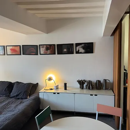 Independante Centre Marais Bed & Breakfast *